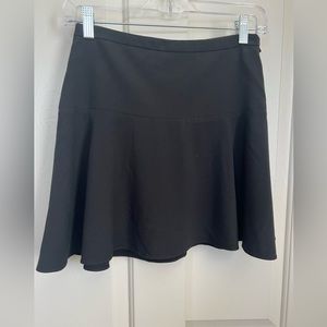 BcbgMaxAzria beautiful mini skirt, Please look at all pics w/measurements.